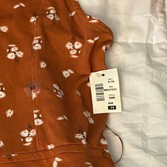 One piece suit, never used, brand new - Picture 3 of 3